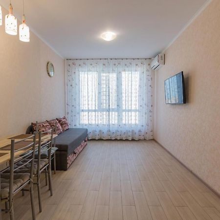 Уютная Квартира В Жк Острова Kryzhanivka Esterno foto
