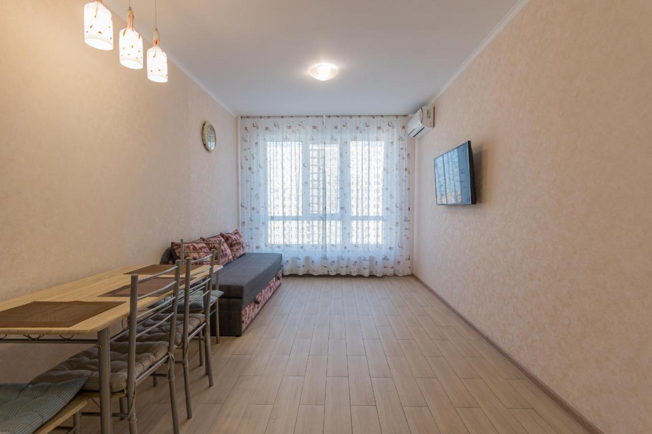 Уютная Квартира В Жк Острова Kryzhanivka Esterno foto